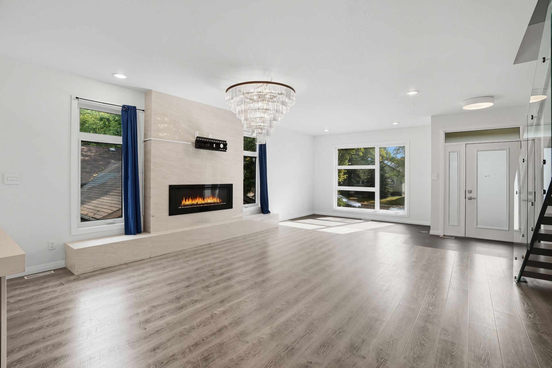 近8街2015年半独立别墅出售·1105 7th St. E——林与唐地产 - 3